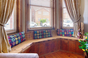 Lounge- click for photo gallery
